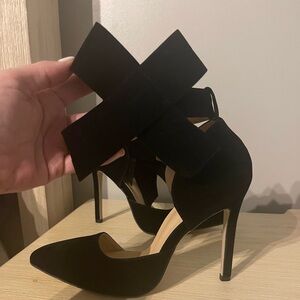 Black velvet bow stiletto